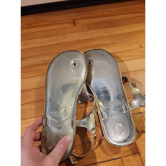 Michael Kors Size 9 Jet Set Signature Flip Flops Gold Logo NWOB - Picture 5 of 6